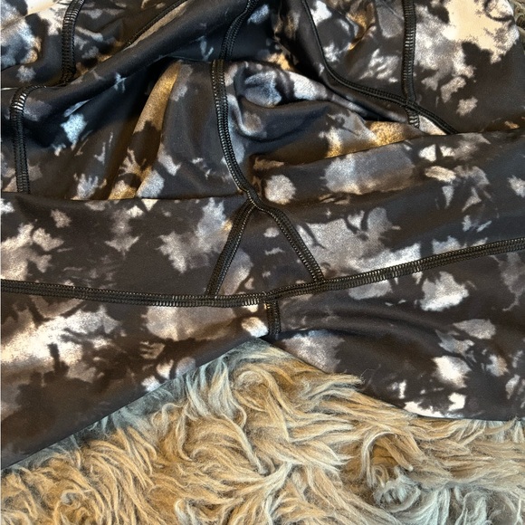 Lululemon Sun Runner Crop Mesh Leggings - Picture 8 of 9